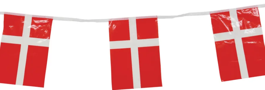 Pynt & Festudstyr*Guirlande m/12 stk. firkantet flag plastik
