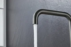 Køkkenarmatur*Køkkenarmatur m/kantet tud gunmetal