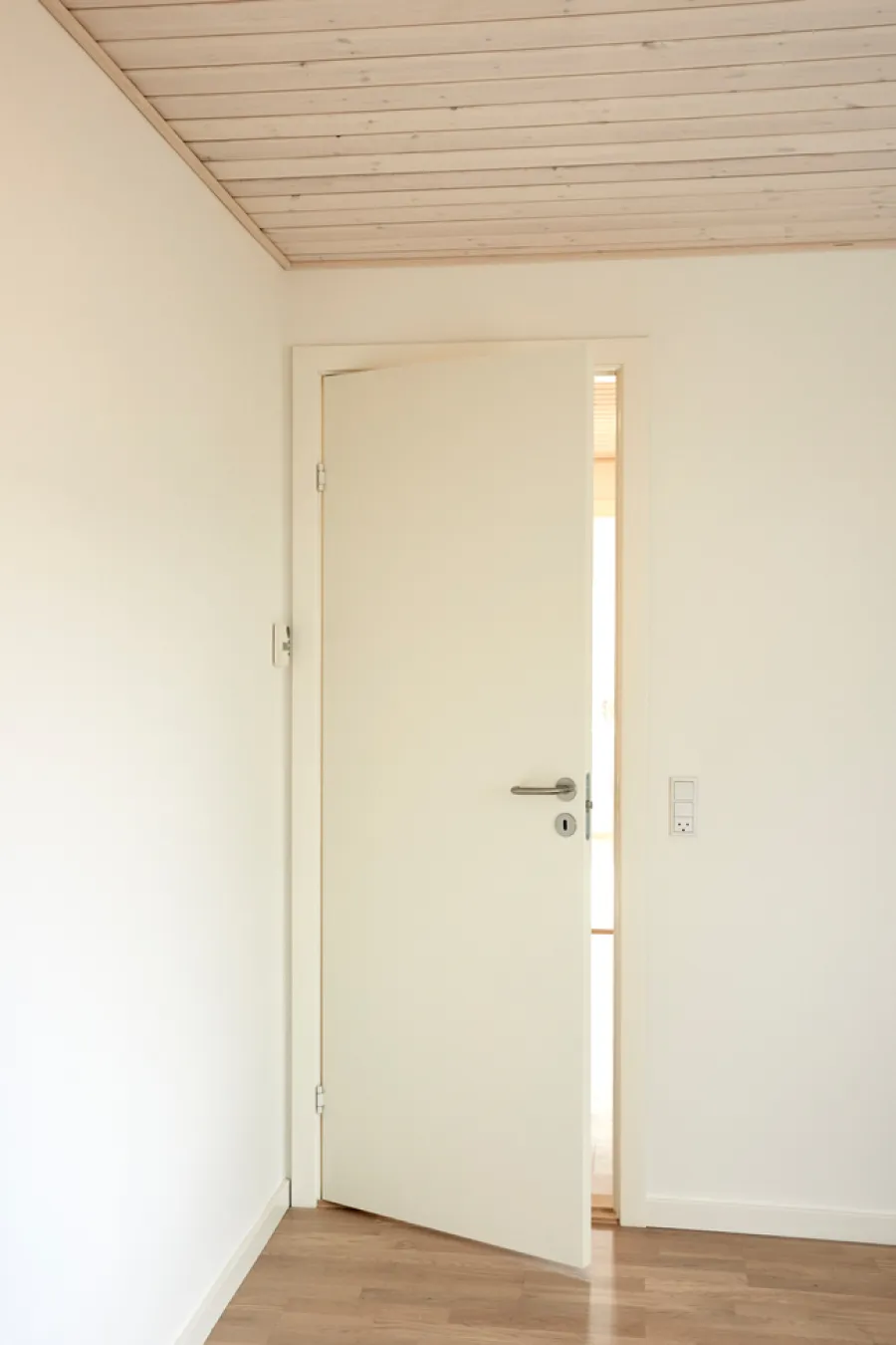 Torso Døre & Karme*Optimal fix-it hvidmalet celledør 82,5 x 204 cm