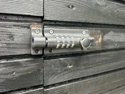 The lock Låsebeslag*Skudrigle med kodelås 120 x 48 mm Sort