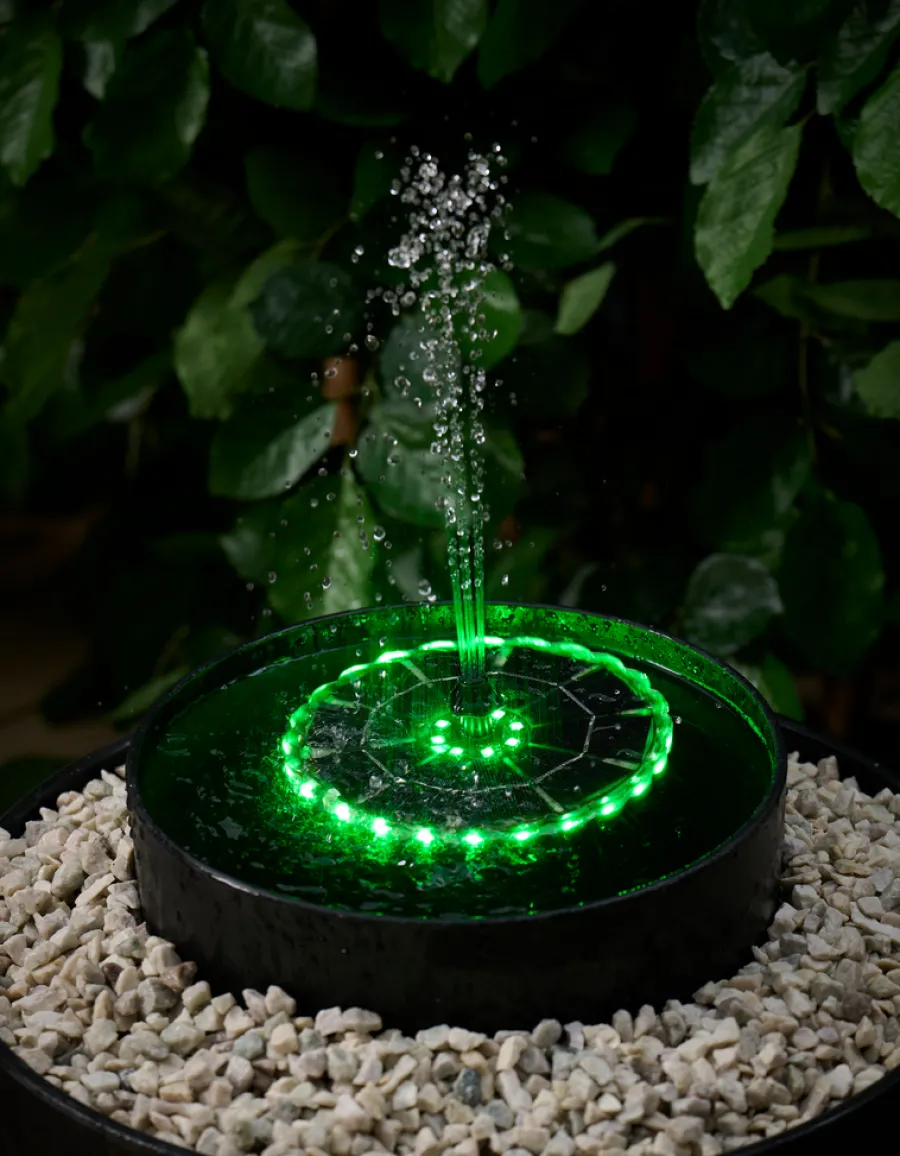 Outfit Sæsonafslutning|Lys & Havedekorationer*Springvand med solceller Ø16,5 cm -