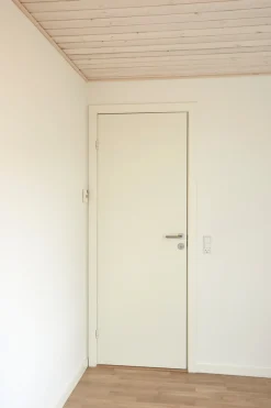 Torso Døre & Karme*Stabil hvidmalet dør 72,5 x 204 cm