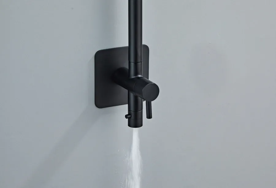 Udendørsbrusere*Udebruser sort t/koldt vand Ø20 cm