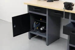 Arbejdsborde & Reoler*Værkstedsbord med skab/skuffer 160 x 60 x 85 cm